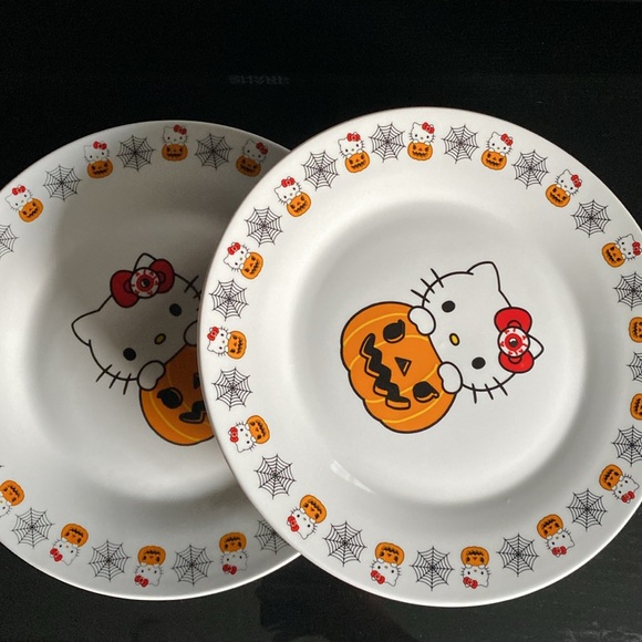New Sanrio Hello Kitty Halloween Ceramic Plates, Set of Two, Spiderweb Design - Picture 2 of 4